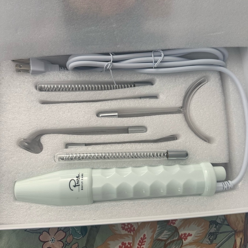 NUDE NuDerma Professional Skin Therapy Wand - Iridescent Accents - Picture 5 of 6